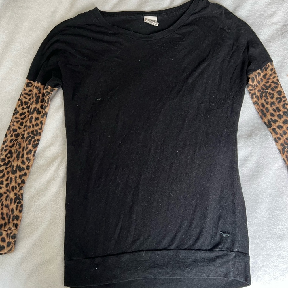 Black and Cheetah Print vs shirt